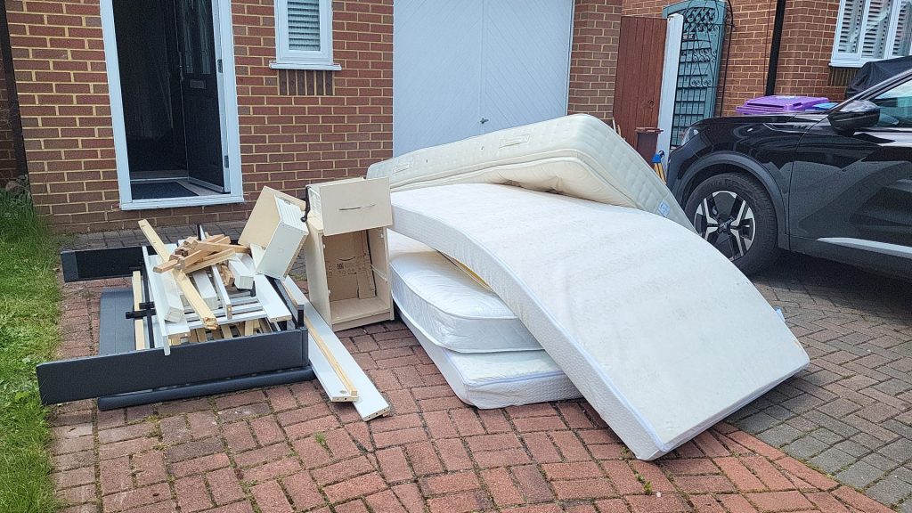 We provide full coverage for mattress removal and bulky waste collection throughout Sheffield and the surrounding districts