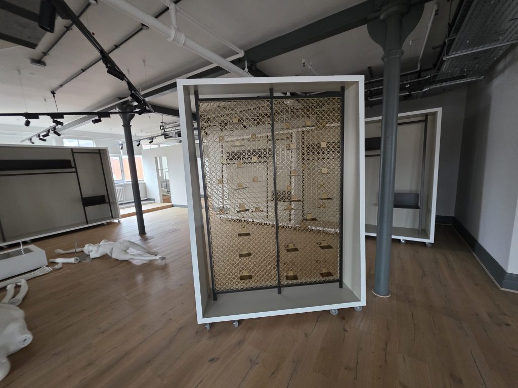 A significant portion of the project involved heavy mobile shop fittings and modular display units across the 5th and 6th floors, all of which required controlled dismantling and safe removal.