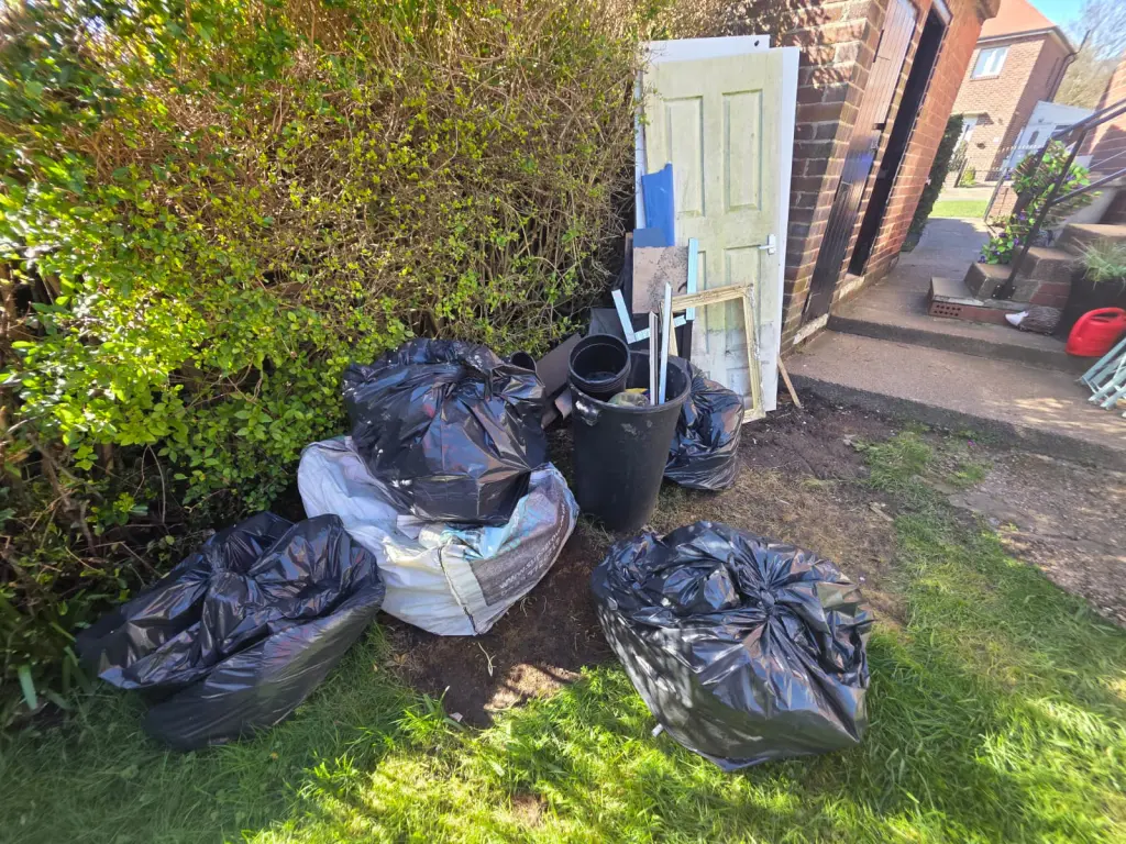 Rubbish removal pricing example for a Garden clearance
